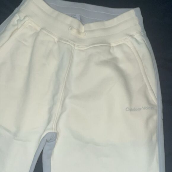 NWT outdoor voices dove/bone two toned cuffed with front pocket jogger sweats - Picture 4 of 12